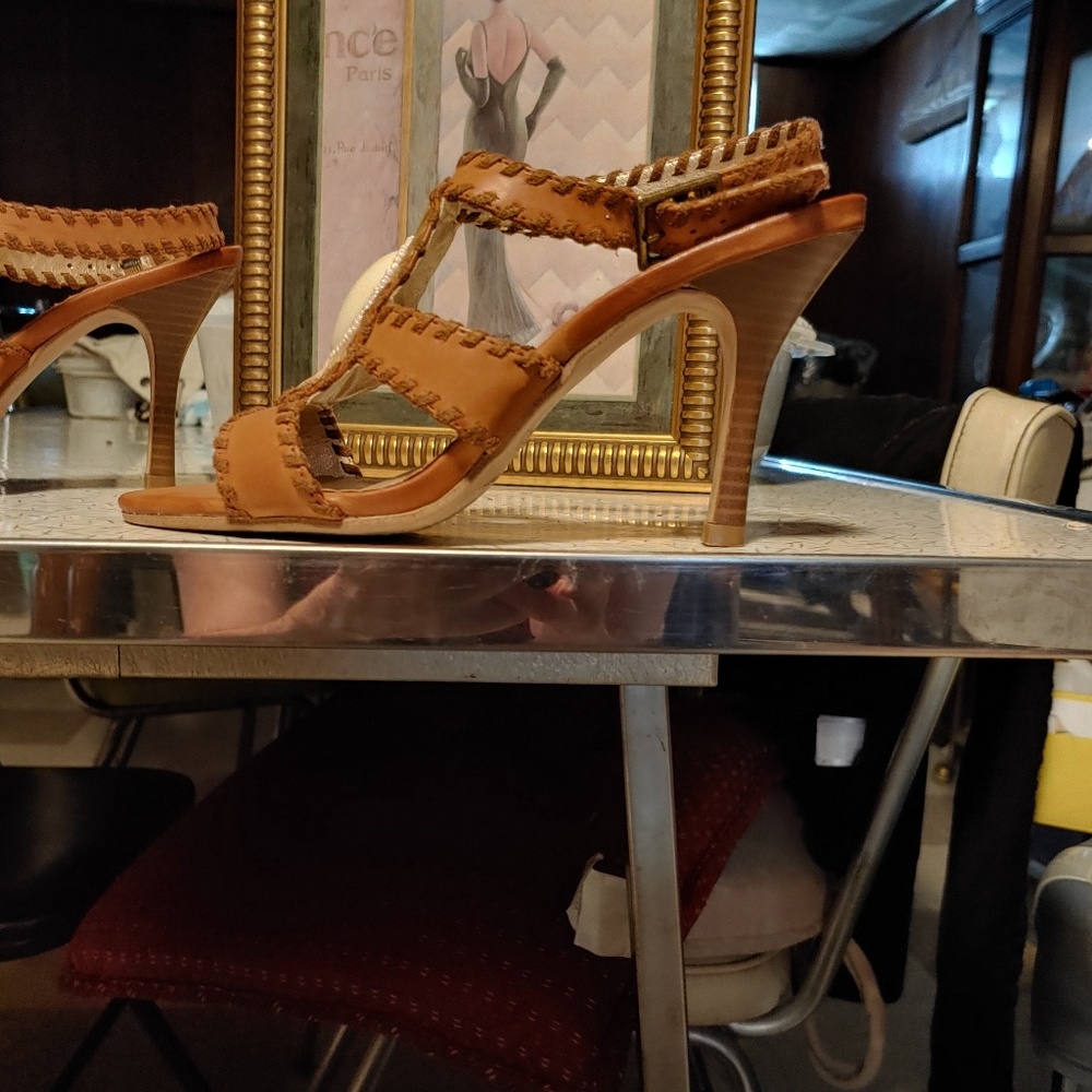 Shoes - Picture 4 of 4